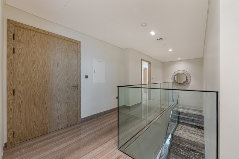 3 Bedrooms Penthouse in No.9