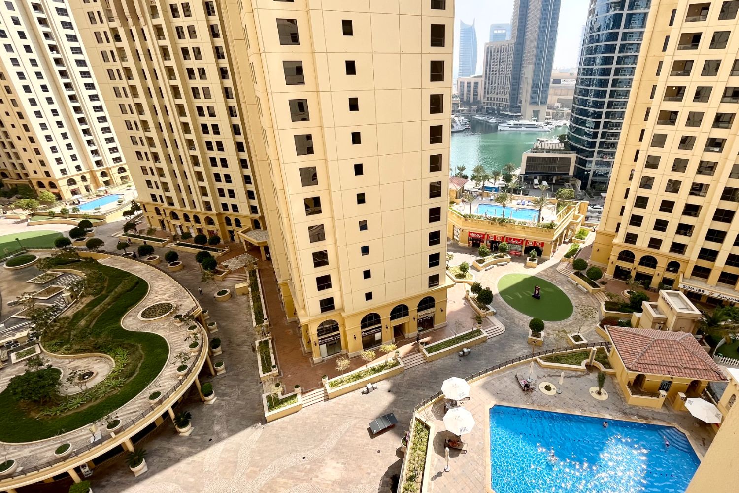 3 Bedrooms Apartment in Sadaf 4