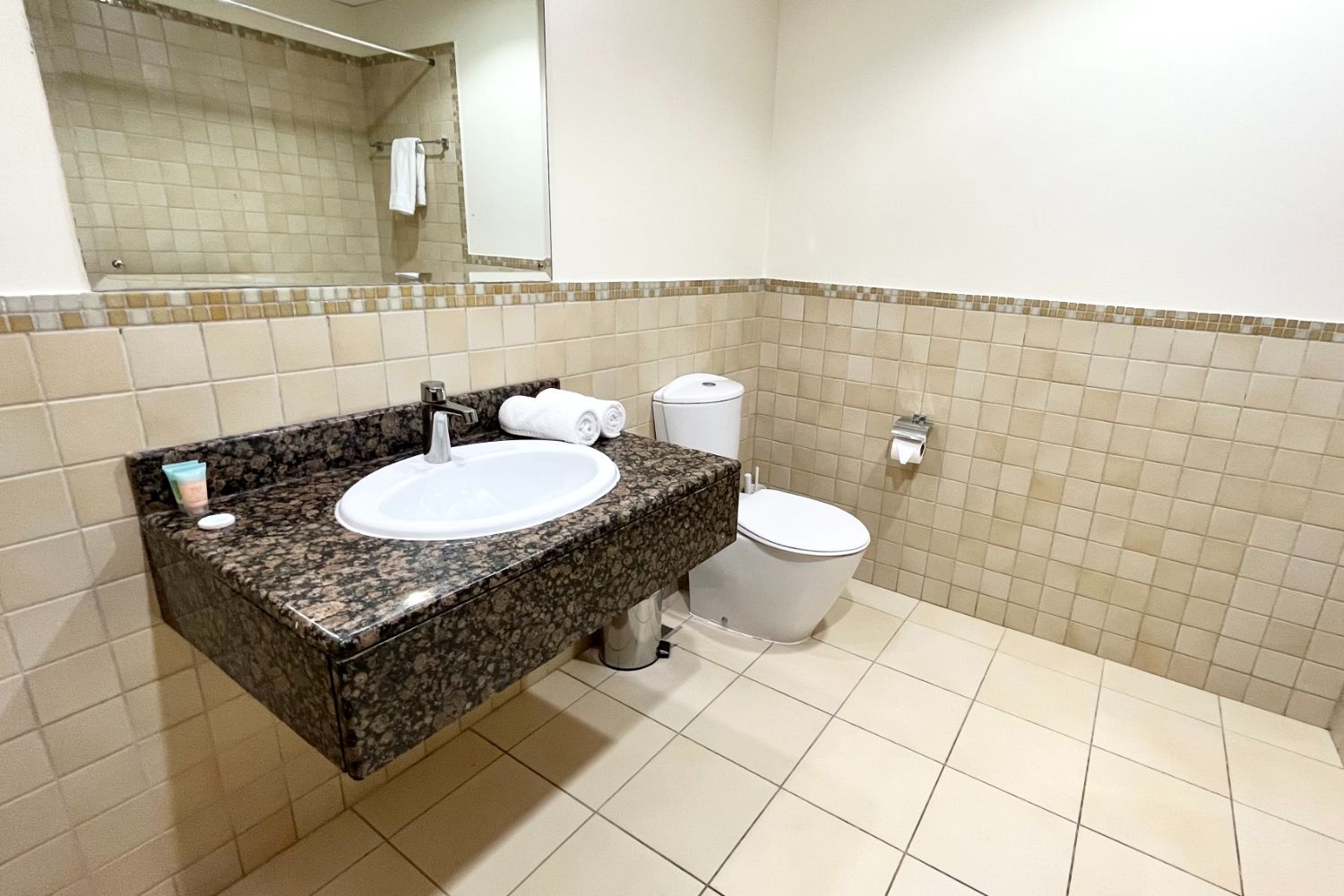 3 Bedrooms Apartment in Sadaf 4