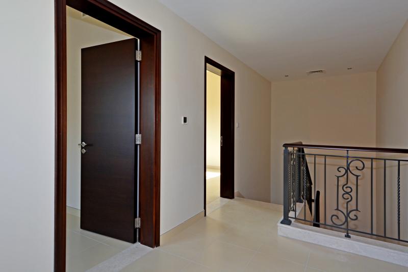 3 Bedrooms Villa in Mira 1