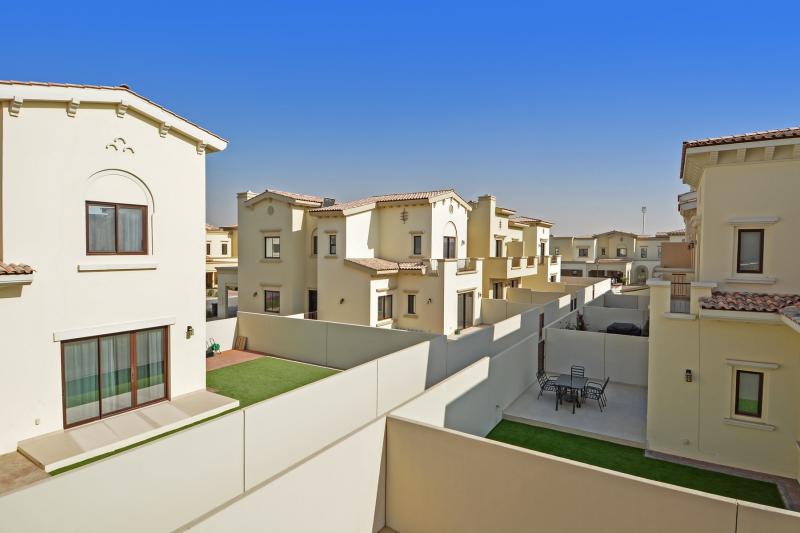 3 Bedrooms Villa in Mira 1