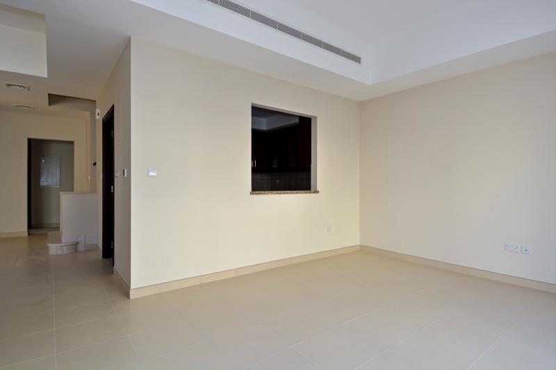 3 Bedrooms Villa in Mira 1