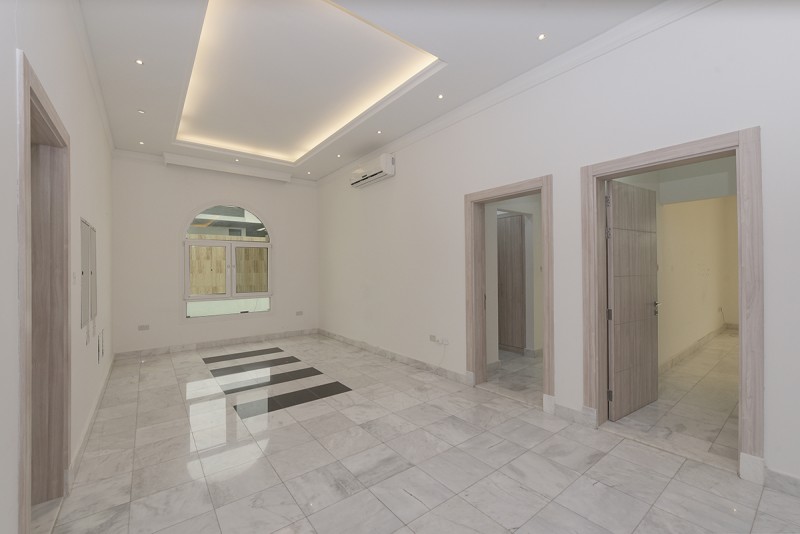 4 Bedrooms Villa in Umm Suqeim 1
