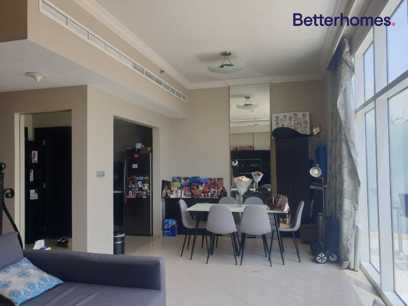 2 Bedrooms Apartment in Dorra Bay