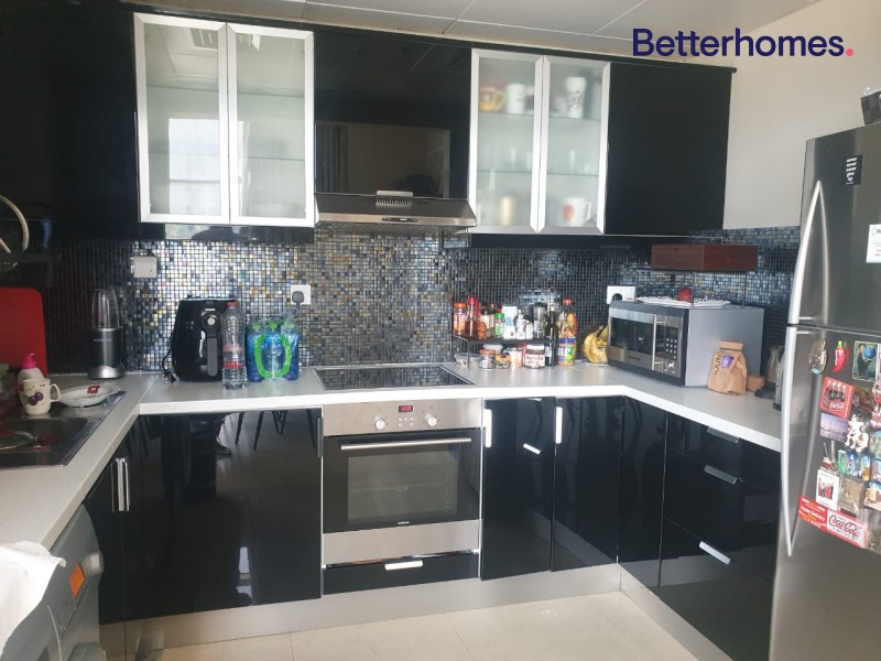 2 Bedrooms Apartment in Dorra Bay