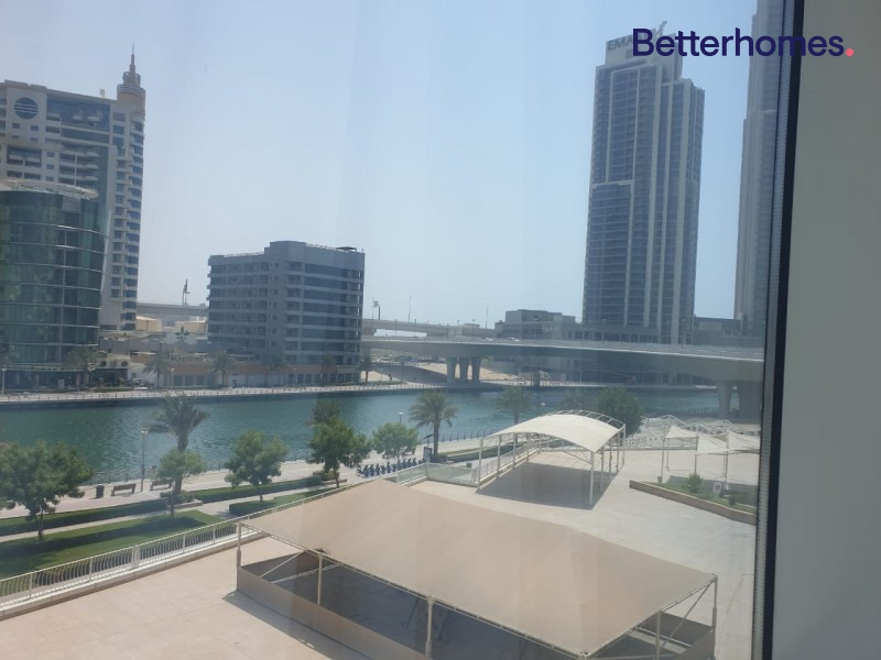 2 Bedrooms Apartment in Dorra Bay