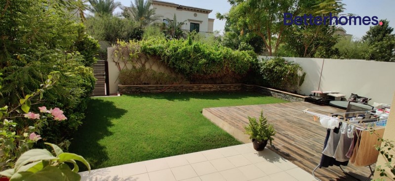 3 Bedrooms Villa in Mira 1