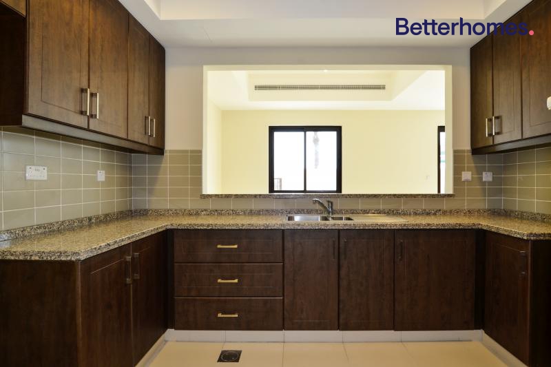3 Bedrooms Villa in Mira 1