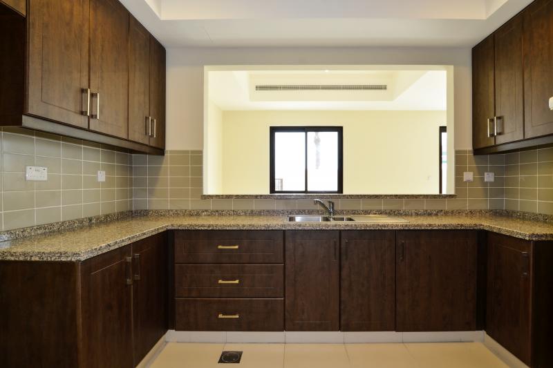 3 Bedrooms Villa in Mira 1