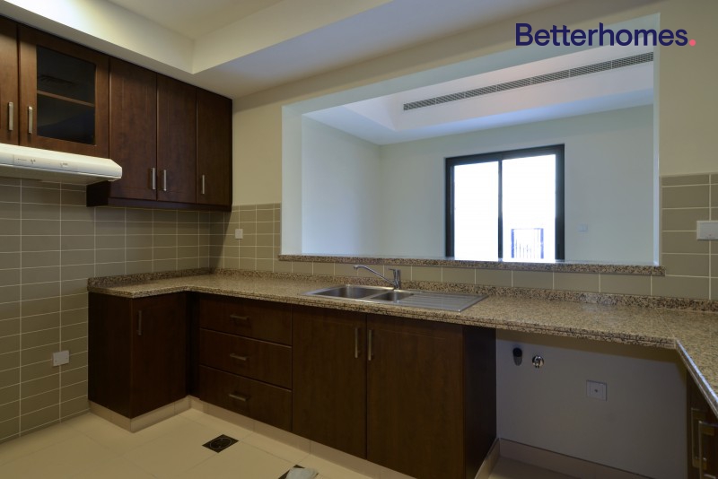 3 Bedrooms Villa in Mira 1