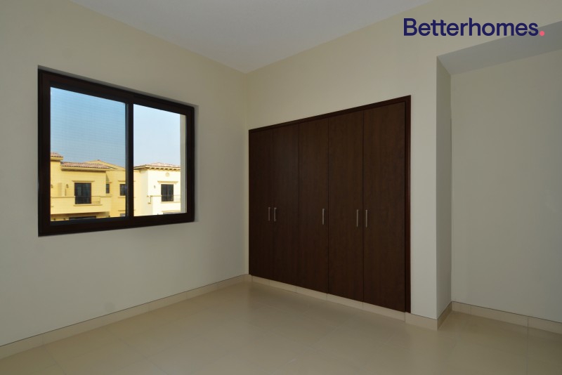 3 Bedrooms Villa in Mira 1