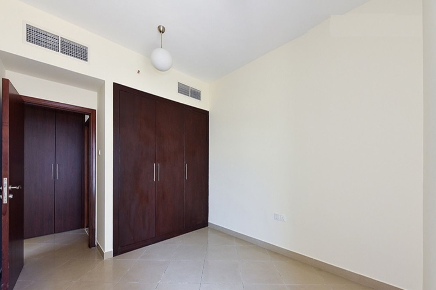 2 Bedrooms Apartment in Icon Tower 1