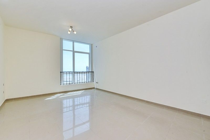 Apartment in Hydra Avenue Towers