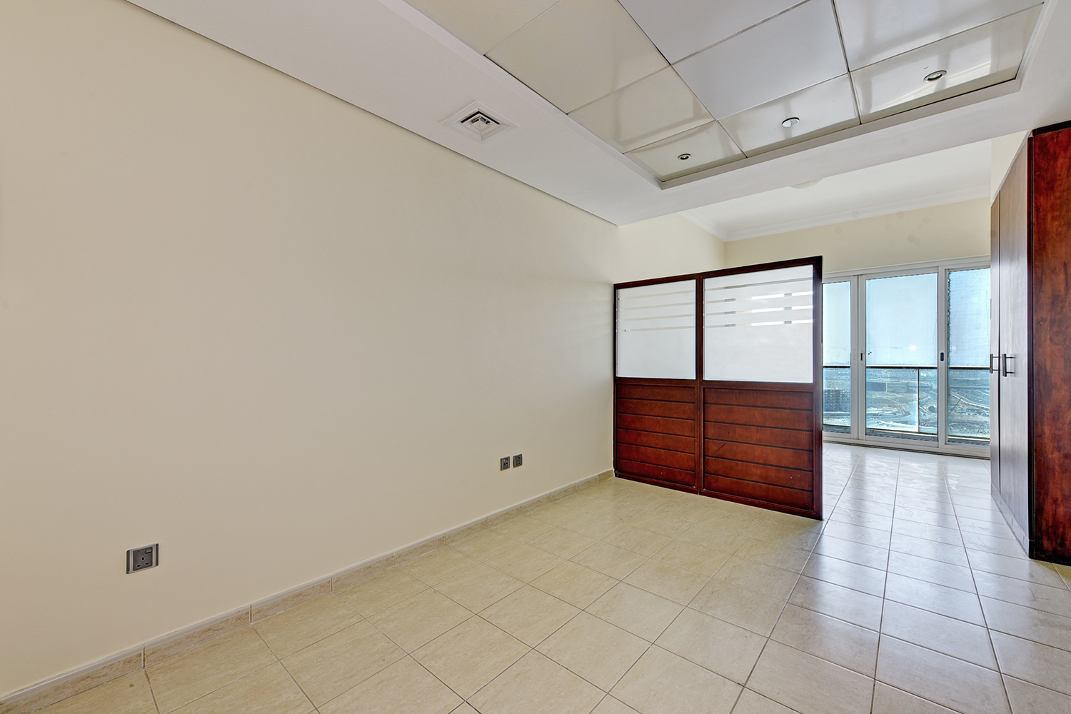  Studio in Lake View Tower