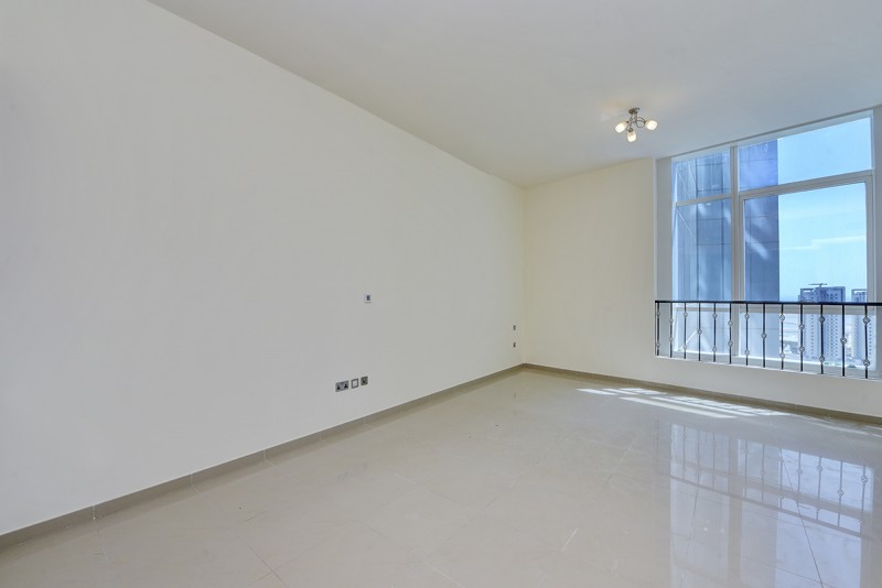 Apartment in Hydra Avenue Towers