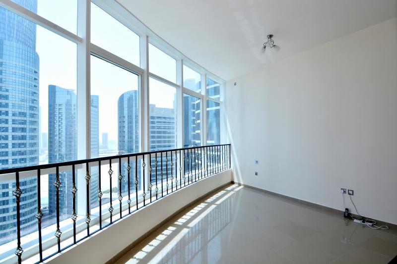  Apartment in Hydra Avenue Towers