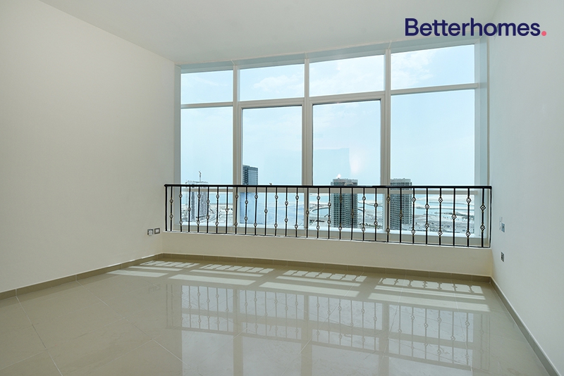 Apartment in Hydra Avenue Towers