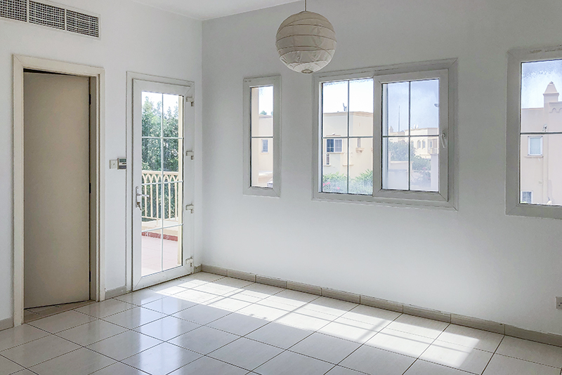3 Bedrooms Villa in Springs 11