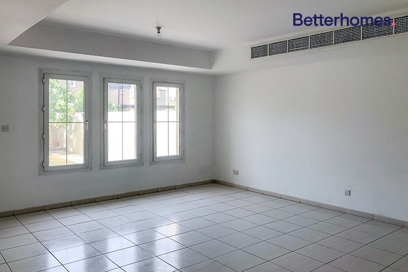 3 Bedrooms Villa in Springs 11