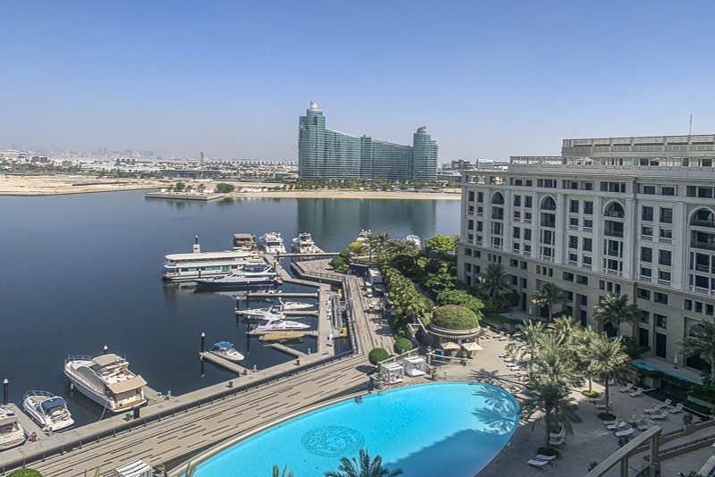 One Bedroom Penthouse Pool & Canal Views