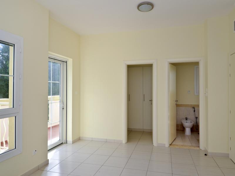 2 Bedrooms Villa in Springs 1