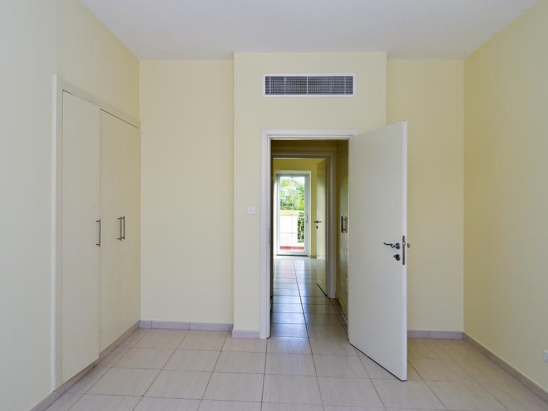 2 Bedrooms Villa in Springs 1