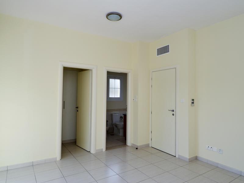 2 Bedrooms Villa in Springs 1