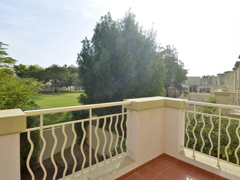 2 Bedrooms Villa in Springs 1