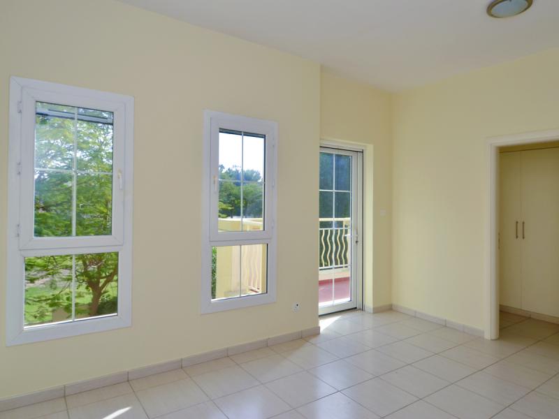 2 Bedrooms Villa in Springs 1