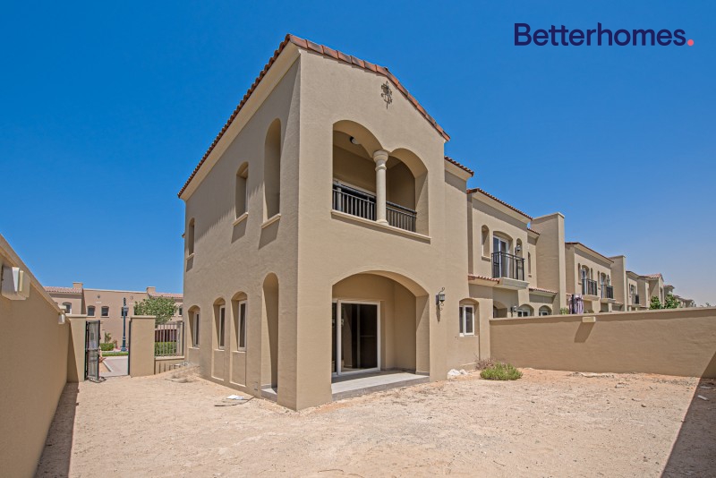 3 Bedrooms Villa in Casa Dora