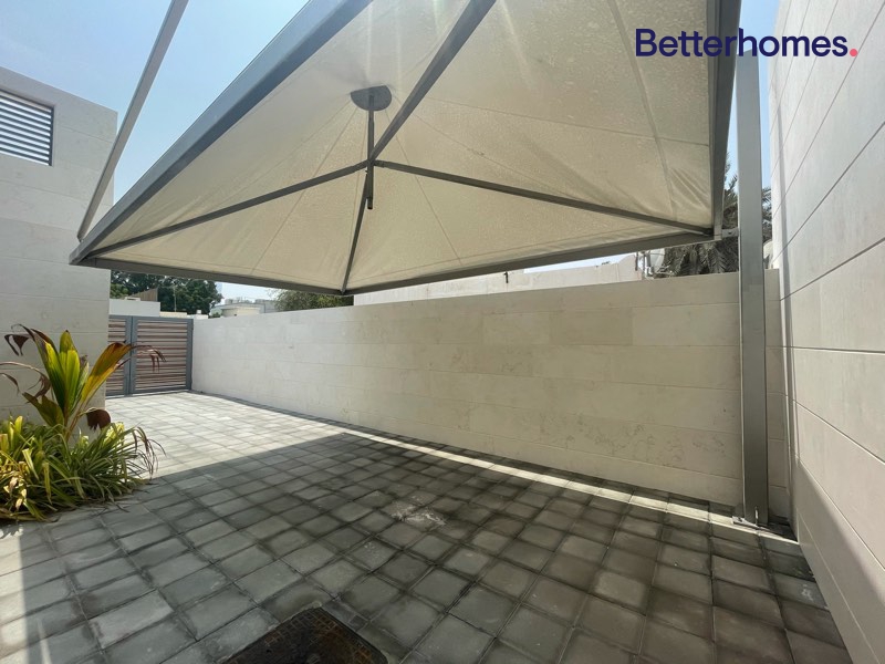 5 Bedrooms Villa in Jumeirah 1