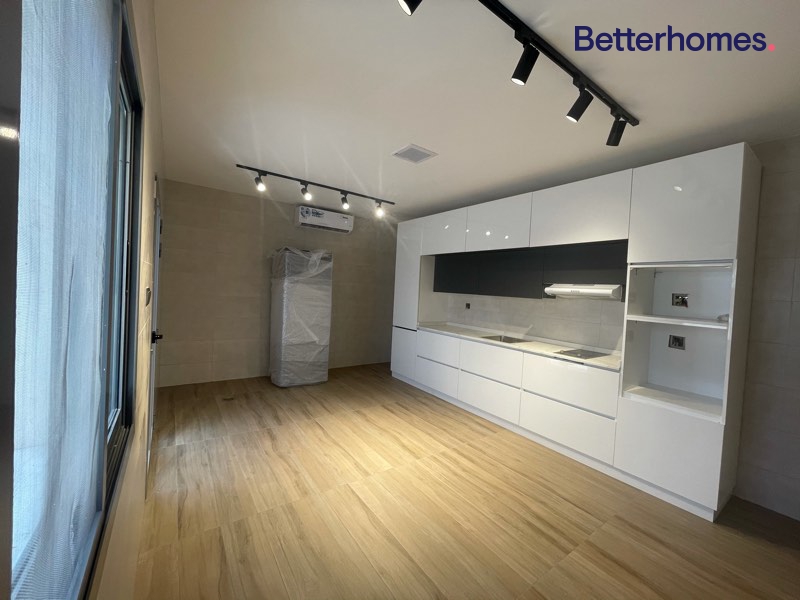 5 Bedrooms Villa in Jumeirah 1