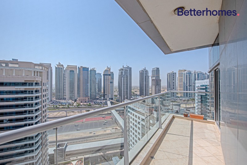 2 Bedrooms Apartment in Marinascape Oceanic