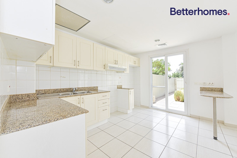 2 Bedrooms Villa in Springs 9