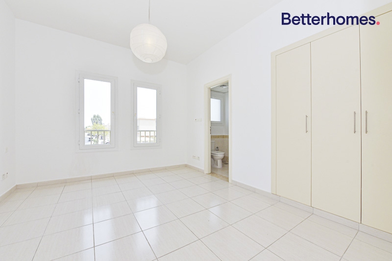 2 Bedrooms Villa in Springs 9