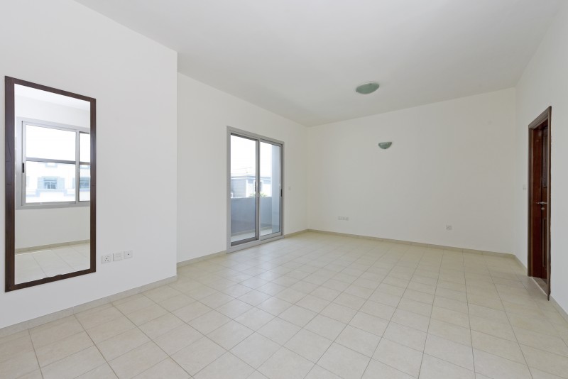 5 Bedrooms Villa in Western Residence North