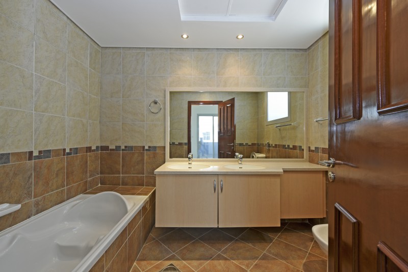 5 Bedrooms Villa in Western Residence North
