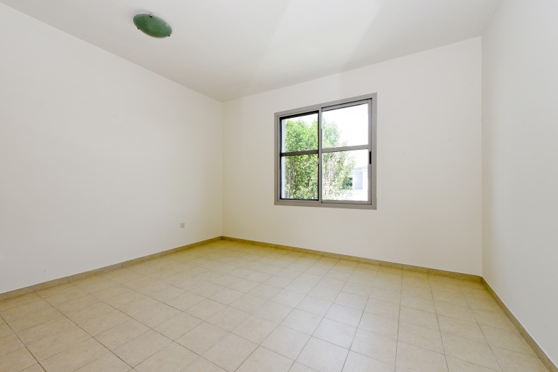 5 Bedrooms Villa in Western Residence North