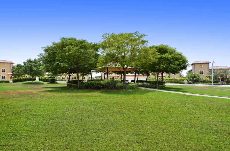 5 Bedrooms Villa in Western Residence North