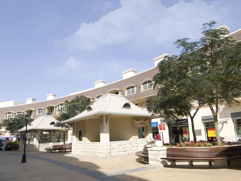  Studio in Courtyard Apartments