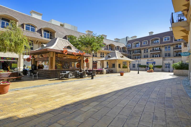  Studio in Courtyard Apartments