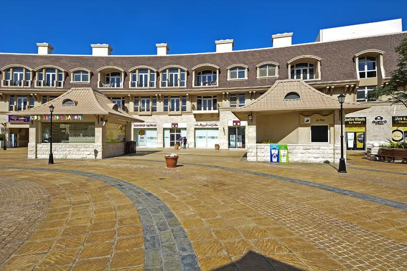  Studio in Courtyard Apartments