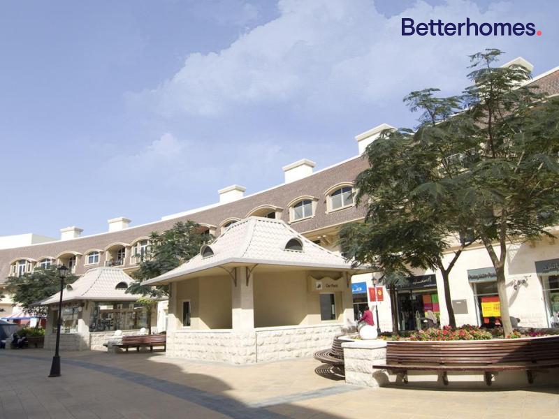  Studio in Courtyard Apartments