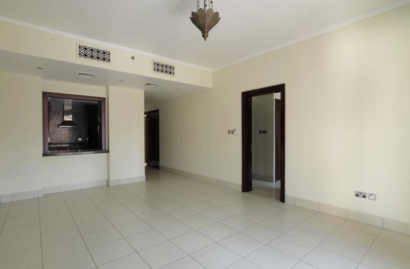 2 Bedrooms Apartment in Reehan 7