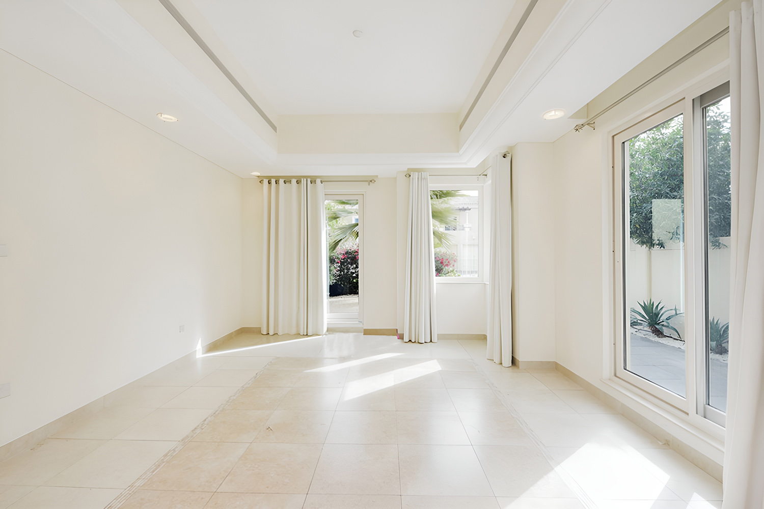 5 Bedrooms Villa in Carmen