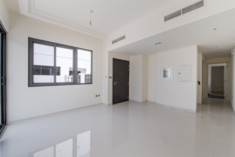 3 Bedrooms Villa in Aurum Villas