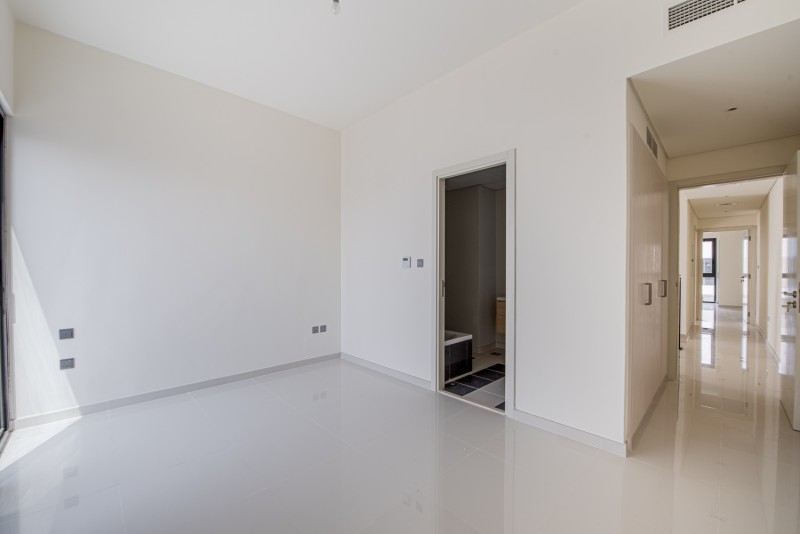 3 Bedrooms Villa in Aurum Villas