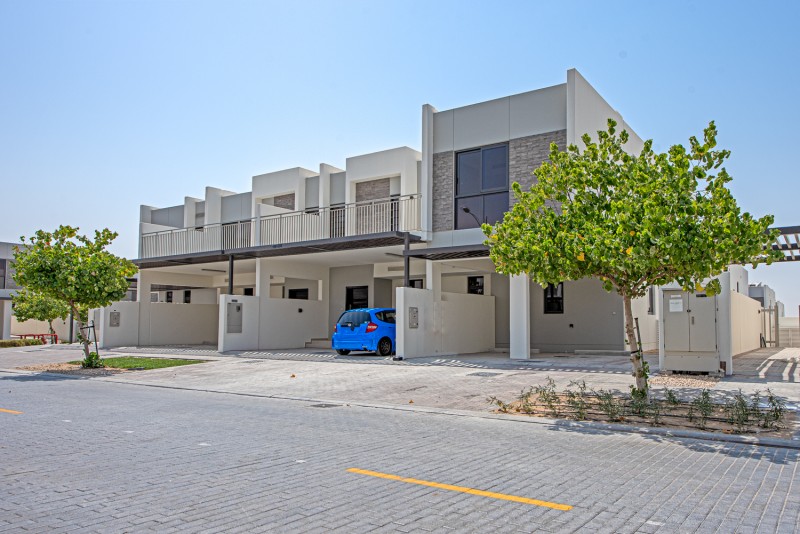 3 Bedrooms Villa in Aurum Villas