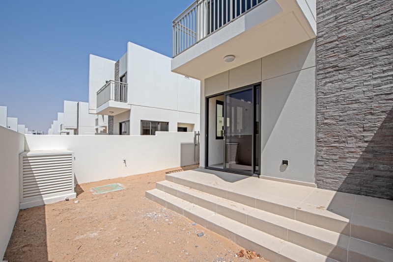 3 Bedrooms Villa in Aurum Villas