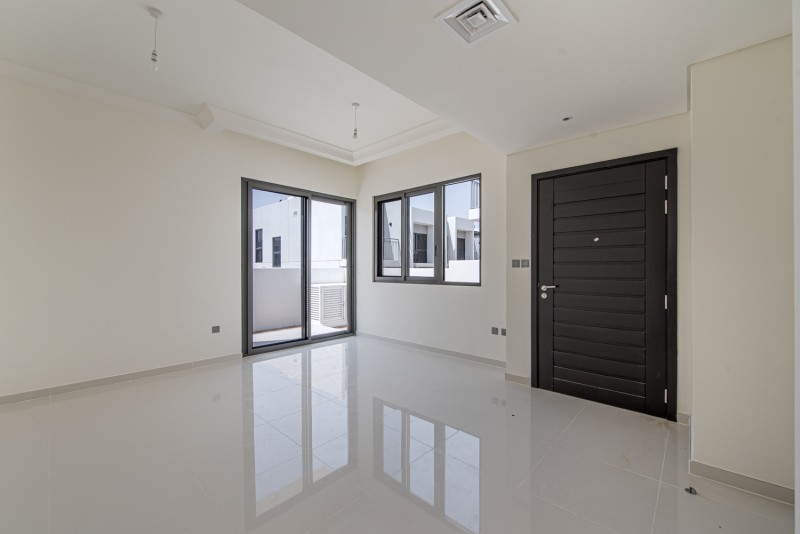 3 Bedrooms Villa in Aurum Villas